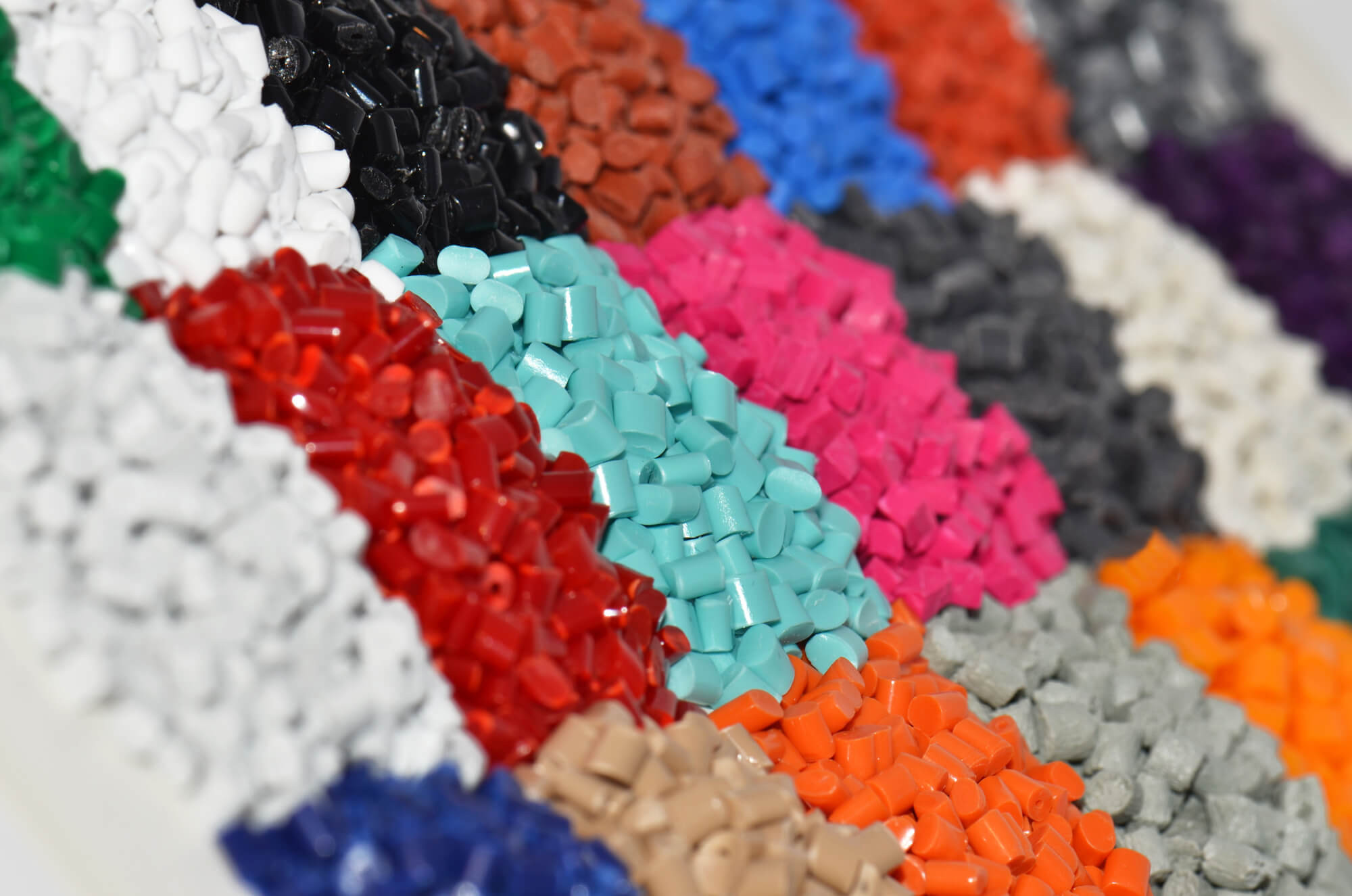 When to Use LSR vs SSR Silicone Molding - Kenvox